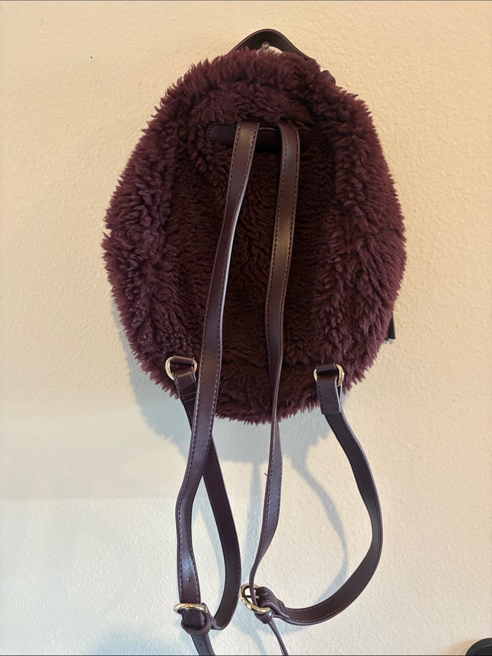Express Shearling Backpack with gold hardware - Picture 4 of 5